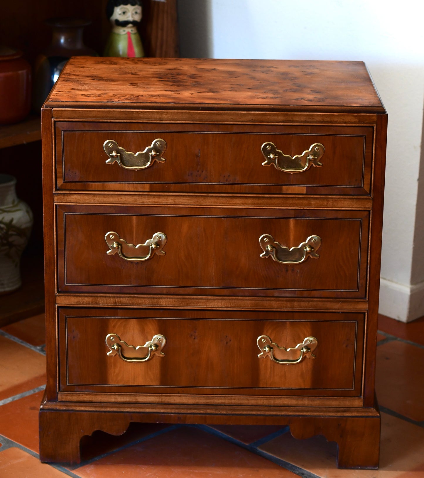 Vintage Baker Furniture Georgian Burled Wood & Mahogany Chest Of Drawers
