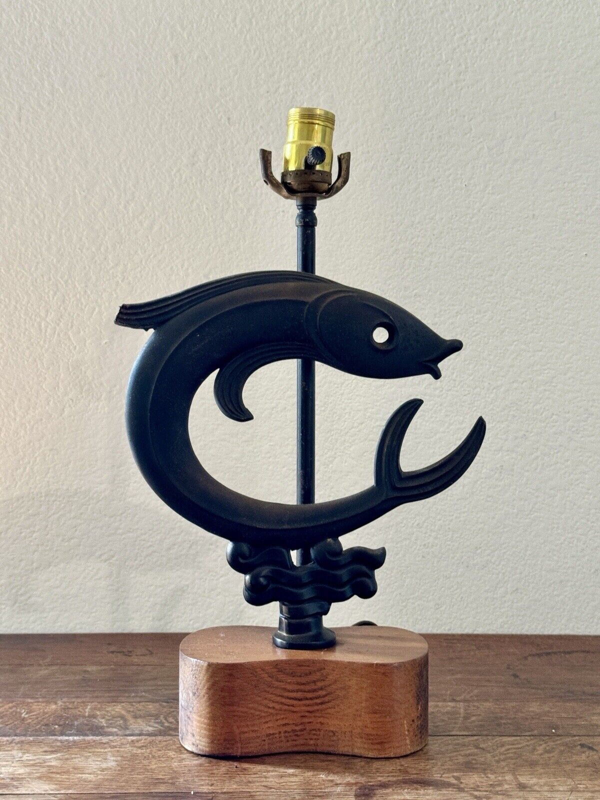 Vintage Deco Fish Sculpture Lamp