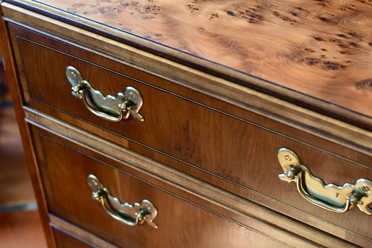 Vintage Baker Furniture Georgian Burled Wood & Mahogany Chest Of Drawers