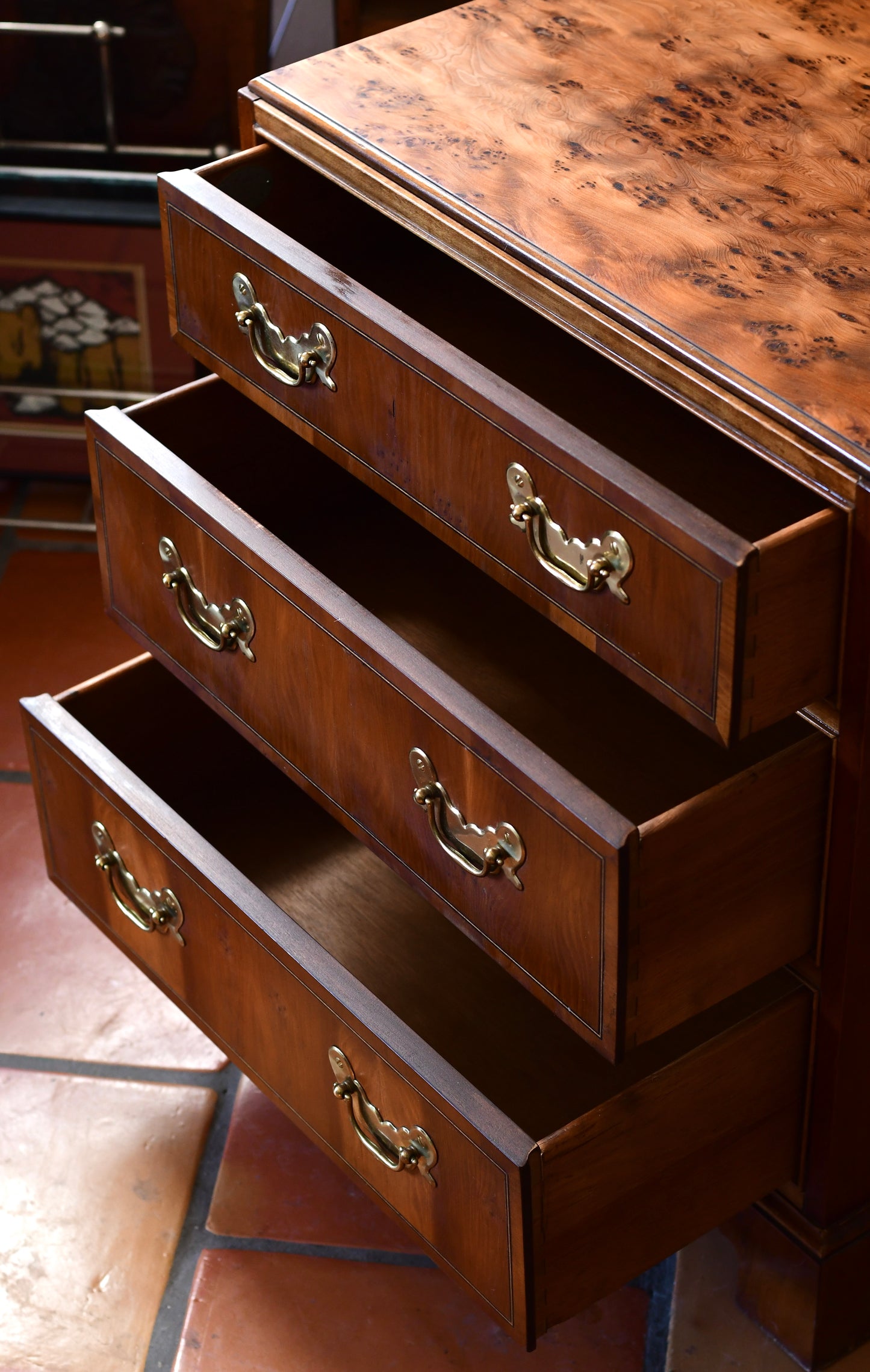 Vintage Baker Furniture Georgian Burled Wood & Mahogany Chest Of Drawers