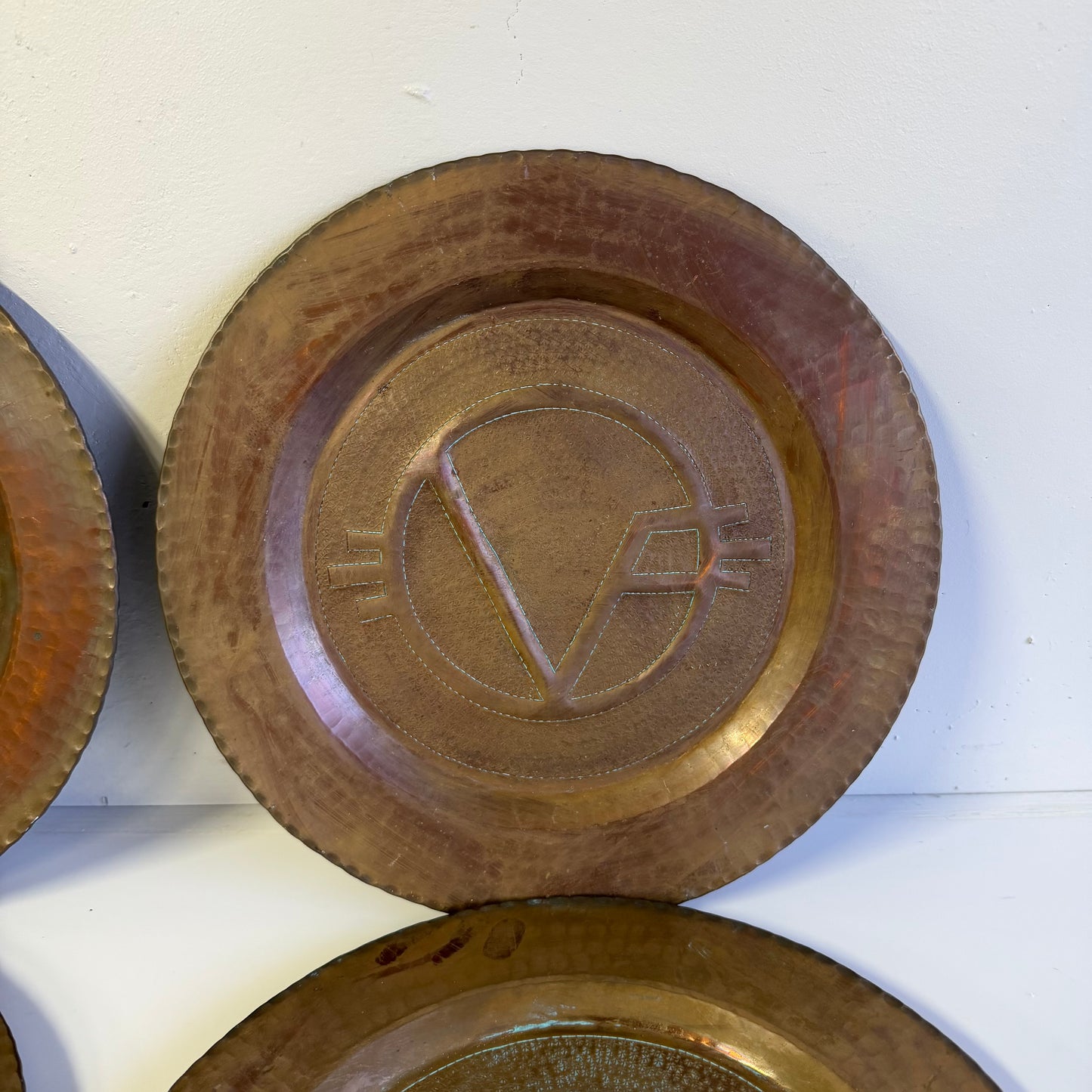 Vintage Set Of 4 Art & Crafts Hand Hammered Copper Charger Plate 11.75” Diameter