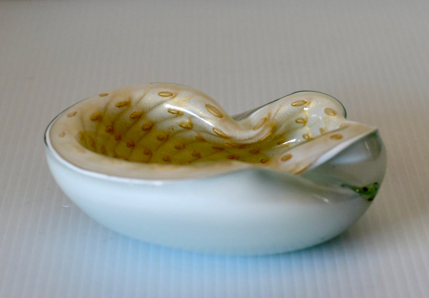 Barbini Murano Vintage White Gold Flecks Bubbles Italian Art Glass Bowl Ashtray