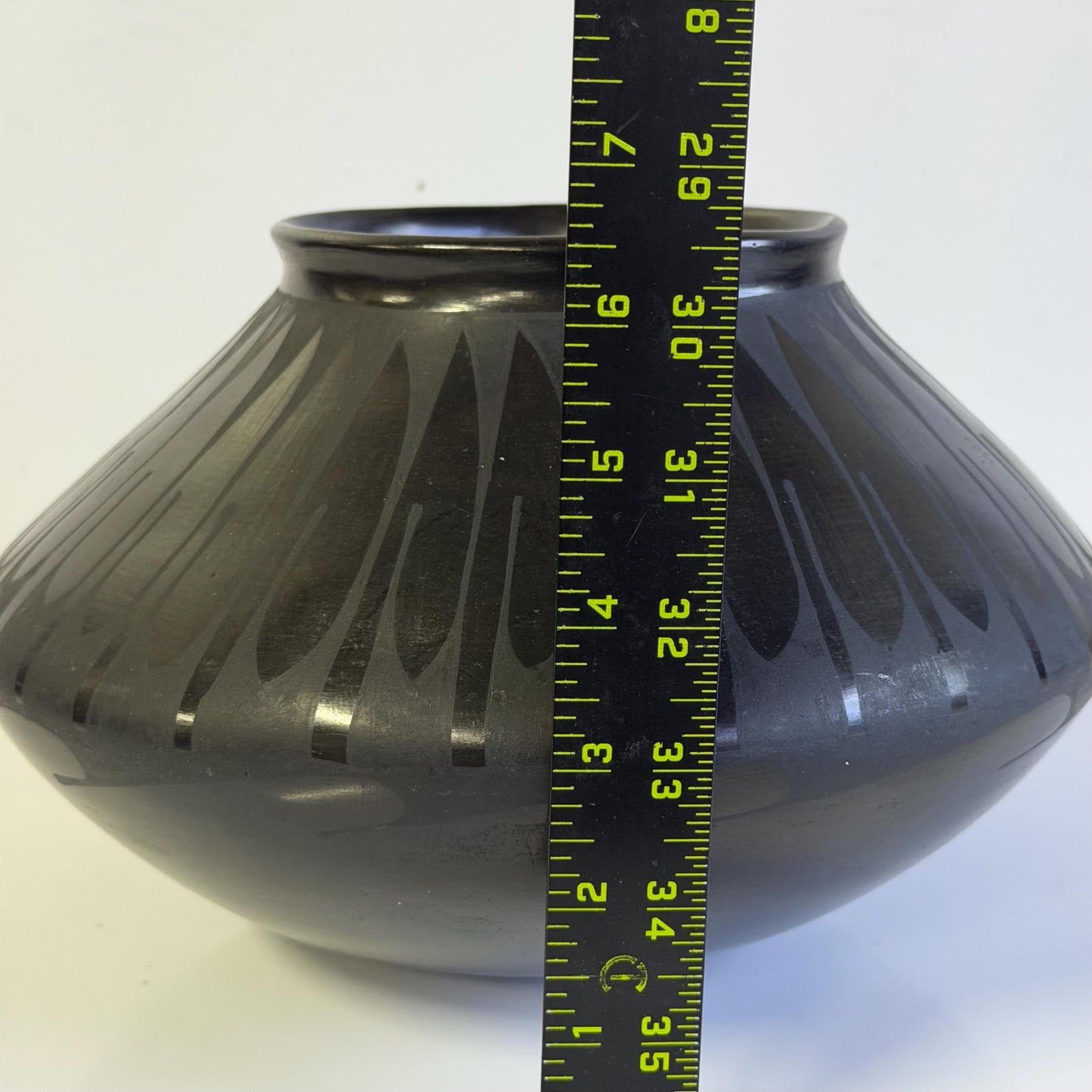 Vintage Griselda “Gris” Camacho de Silveria Mata Ortiz Black Pottery Vase